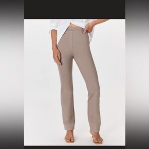 NWT Quince women ultra strength ponte straight leg pants